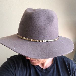 Grey/brown felt hat